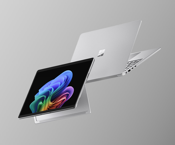 Leichtes, silbernes Convertible-Notebook mit Touchscreen und Windows-Betriebssystem in geöffnetem Zustand